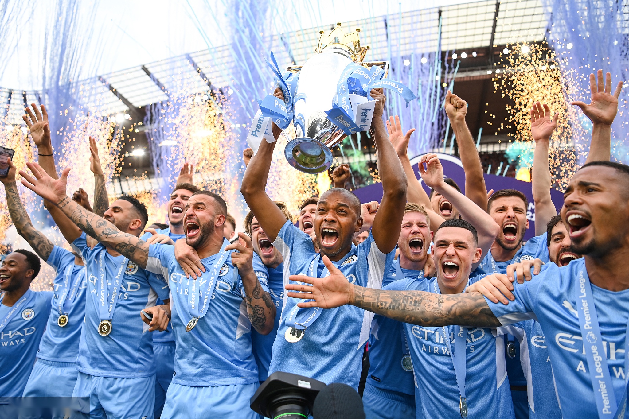 之间的跨境 之间的跨境